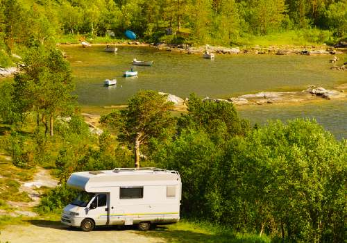 A full-time RV living around Norwegian nature